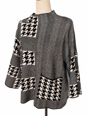 Gabby Isabella oversize Black & white houndstooth asymmetric Pullover Sweater-M